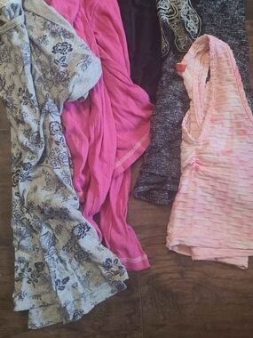 Mixed Women's Tops Bundle - Pink, Light Pink, Gray Floral
